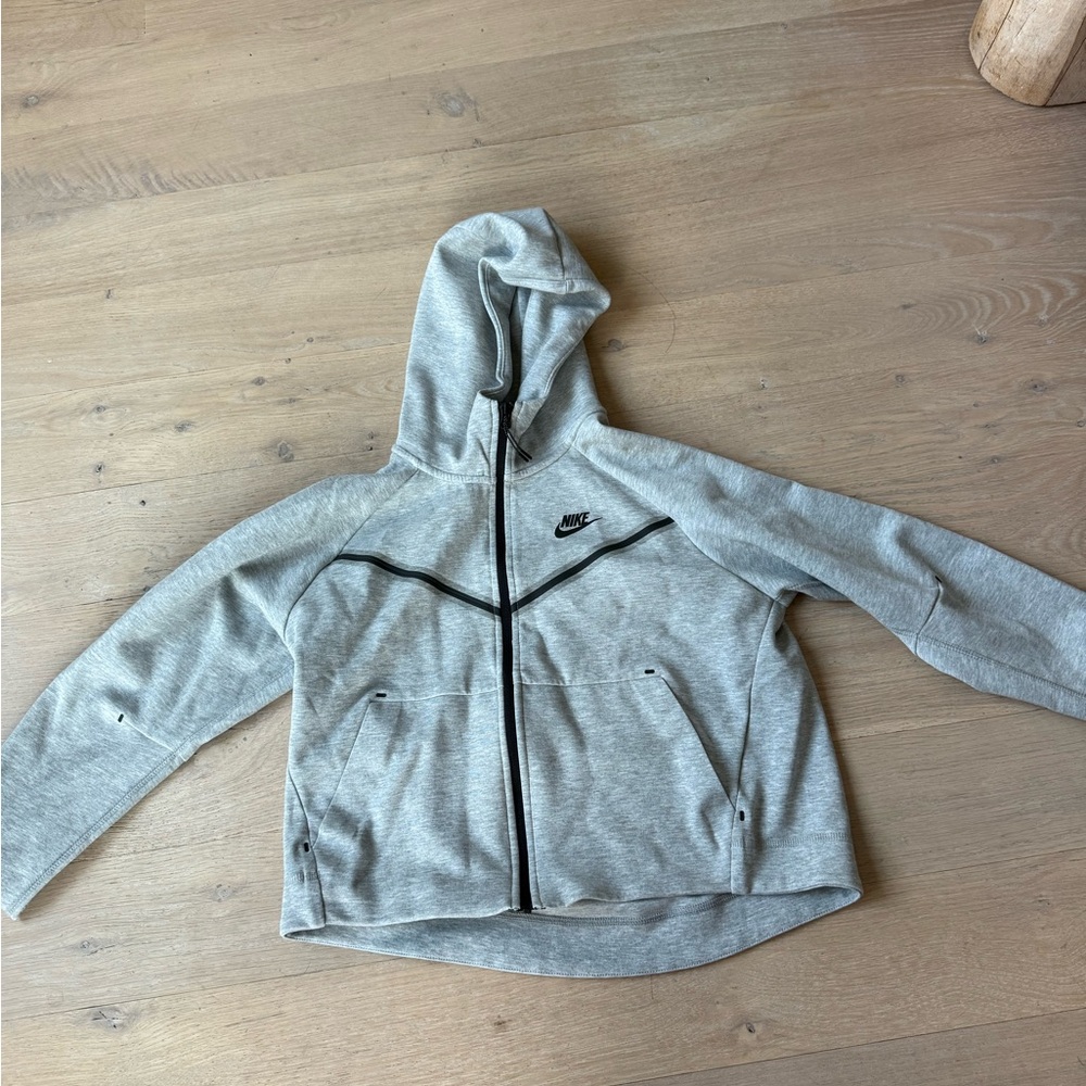 Nike Heather Gray Sweatshirt
